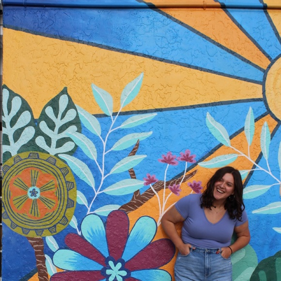 Meet your Posher, Elena - Picture 1 of 1